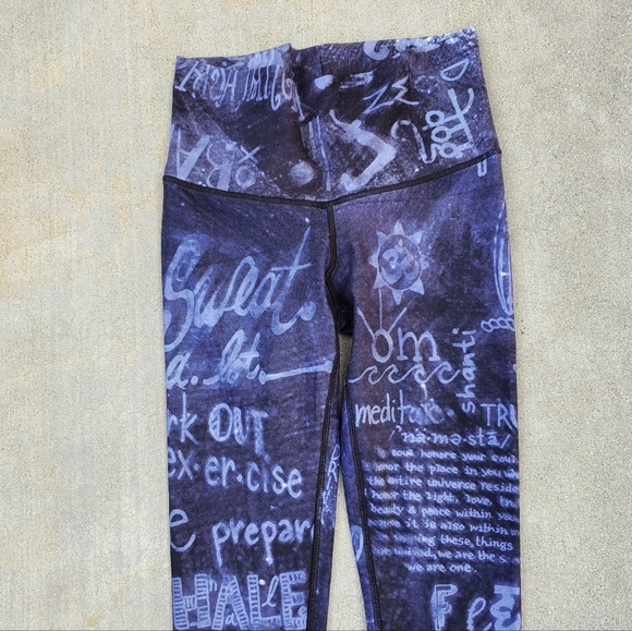 ASO J. LO RARE NIYAMA SOL CHALK GRAFFITI LEGGINGS SMALL NWOT SOLD OUT - Picture 4 of 7